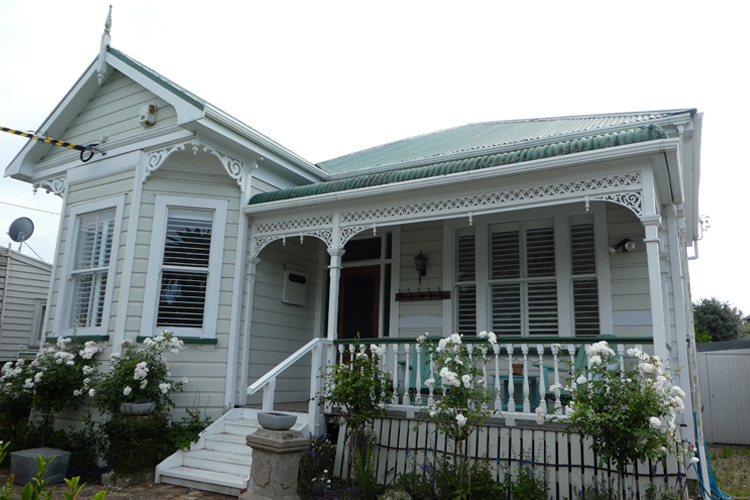 Exterior villa painting at Northcote Point on Auckland’s North Shore